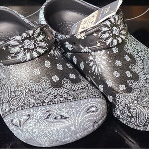 CROCS Black and Gray Patterned Women's Clogs